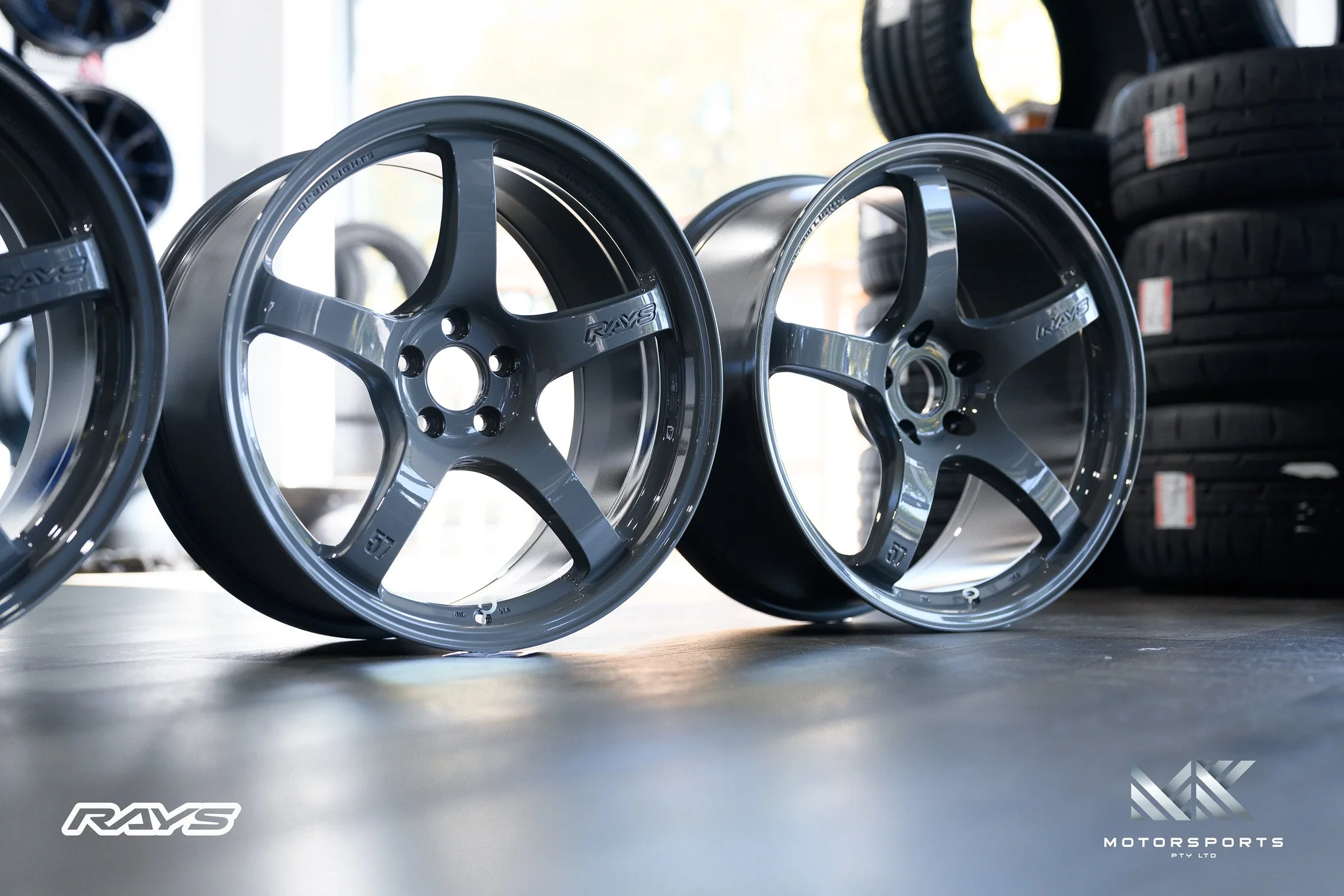gramLIGHTS 57CR Glossy Grey - Image 20