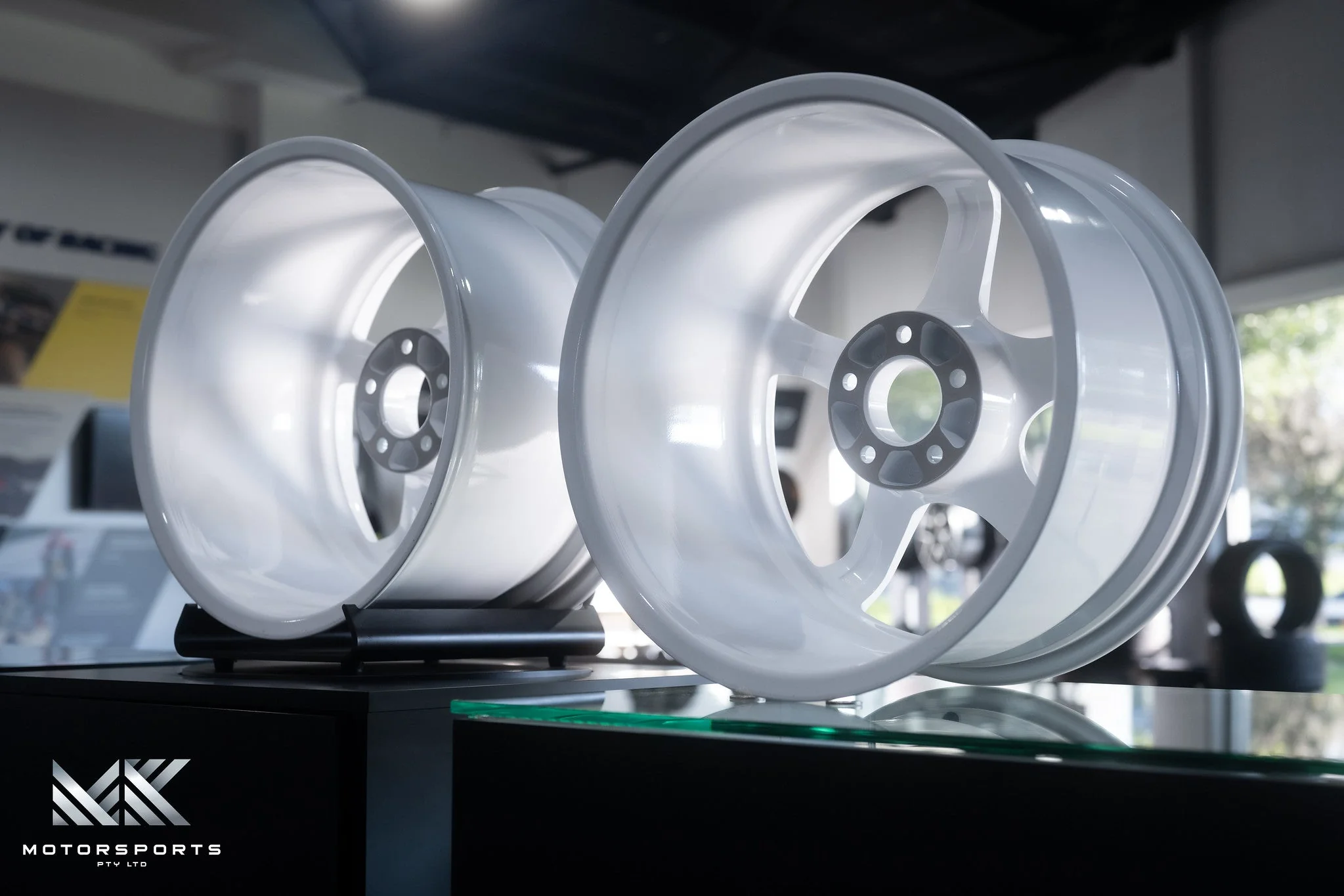Advan GT 18x11 +15 5x114.3 Racing White - Image 9