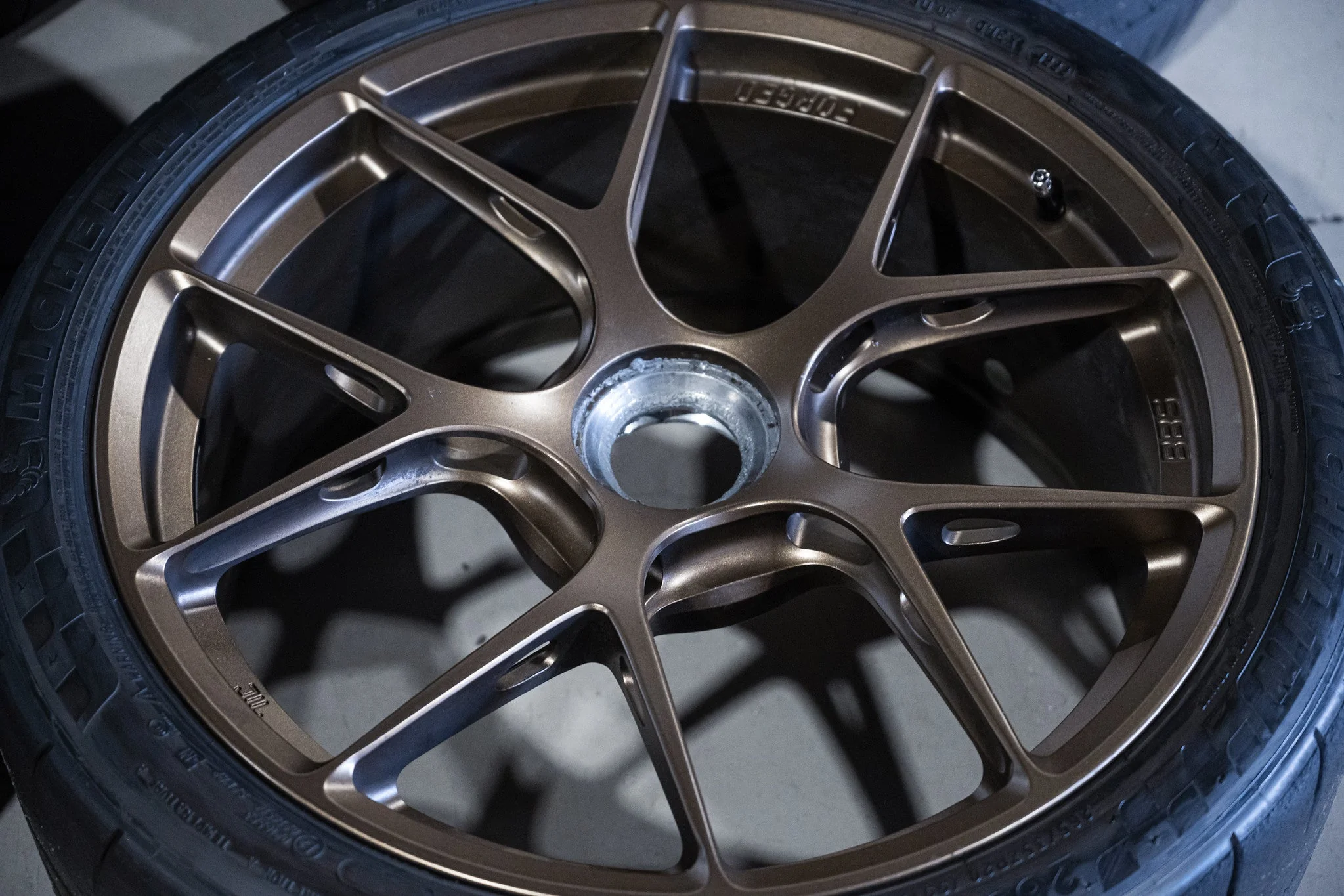 BBS FI-R F: FI142 20x9.5 +50 R: FI143 21x12.5 +48 1x130 - Used - Image 12
