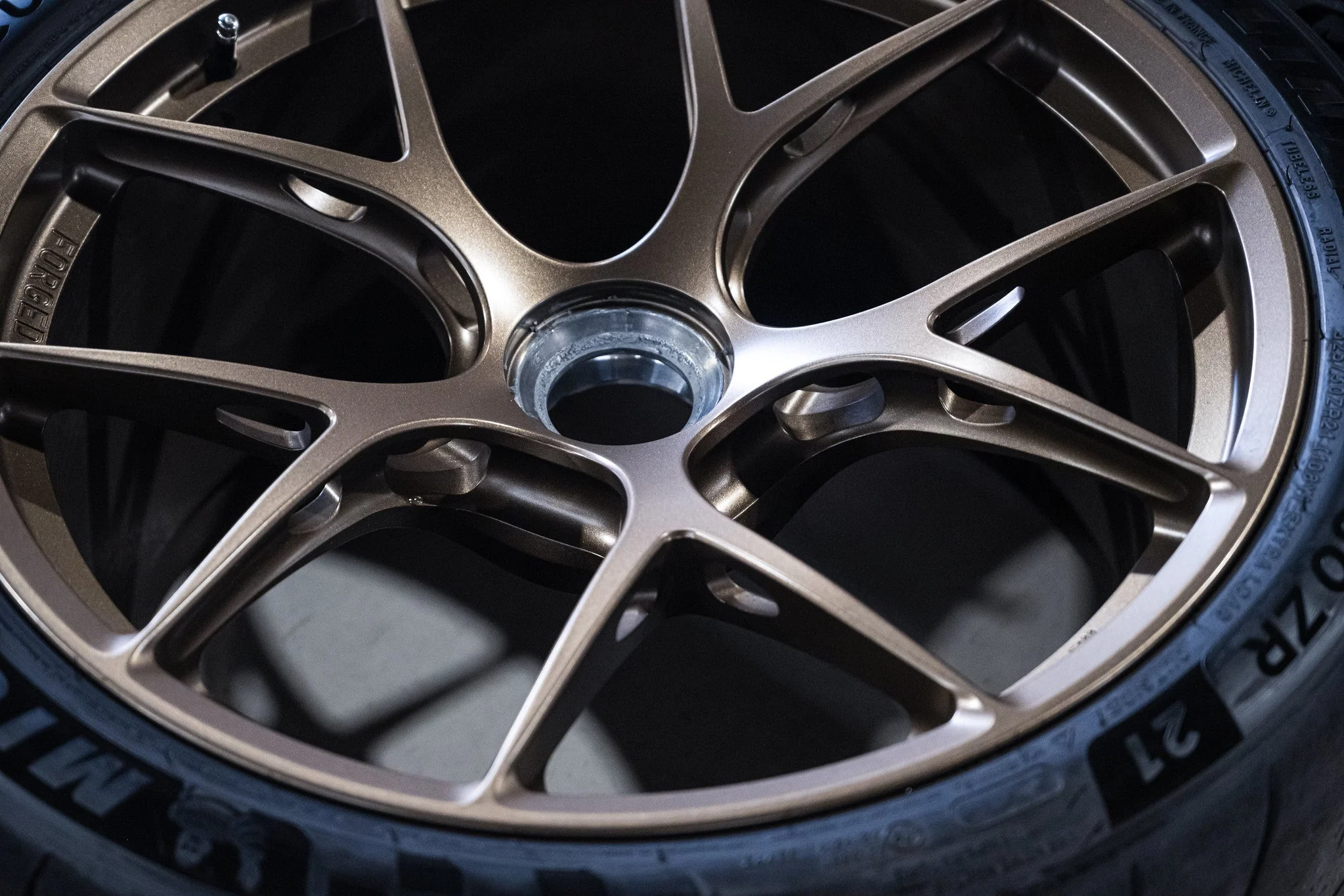 BBS FI-R F: FI142 20x9.5 +50 R: FI143 21x12.5 +48 1x130 - Used - Image 14