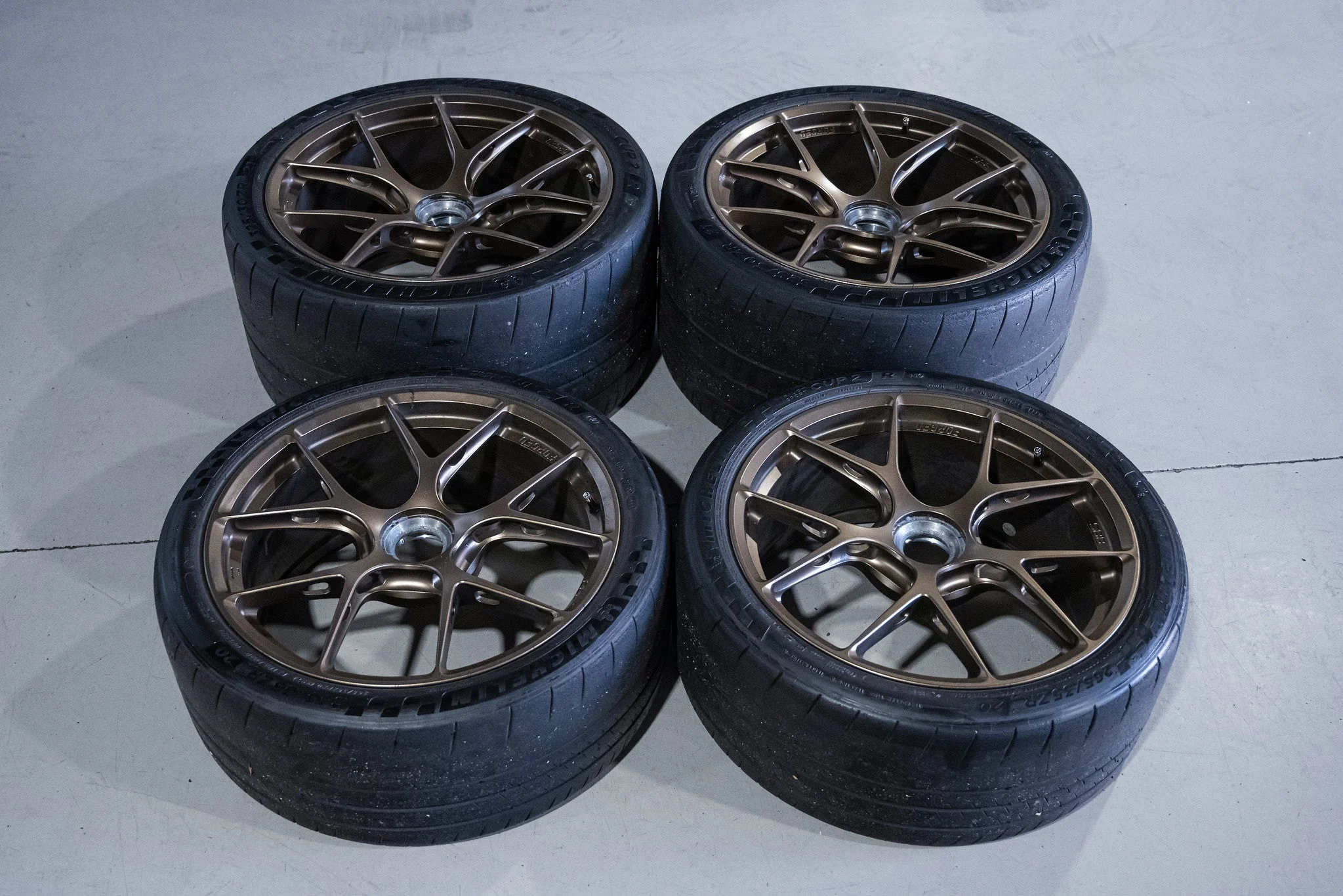 BBS FI-R F: FI142 20x9.5 +50 R: FI143 21x12.5 +48 1x130 - Used - Image 4