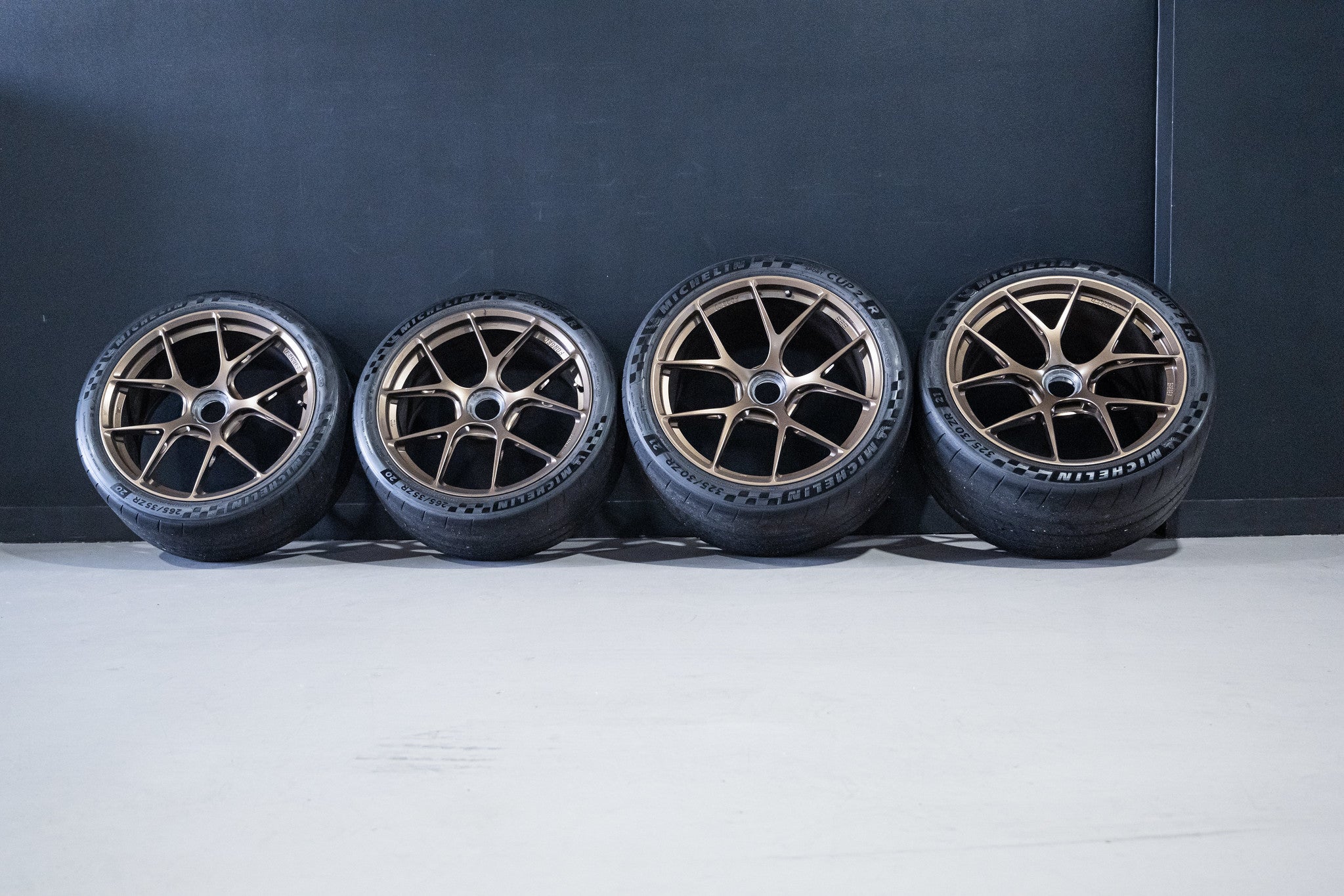 BBS FI-R F: FI142 20x9.5 +50 R: FI143 21x12.5 +48 1x130 - Used - Image 6