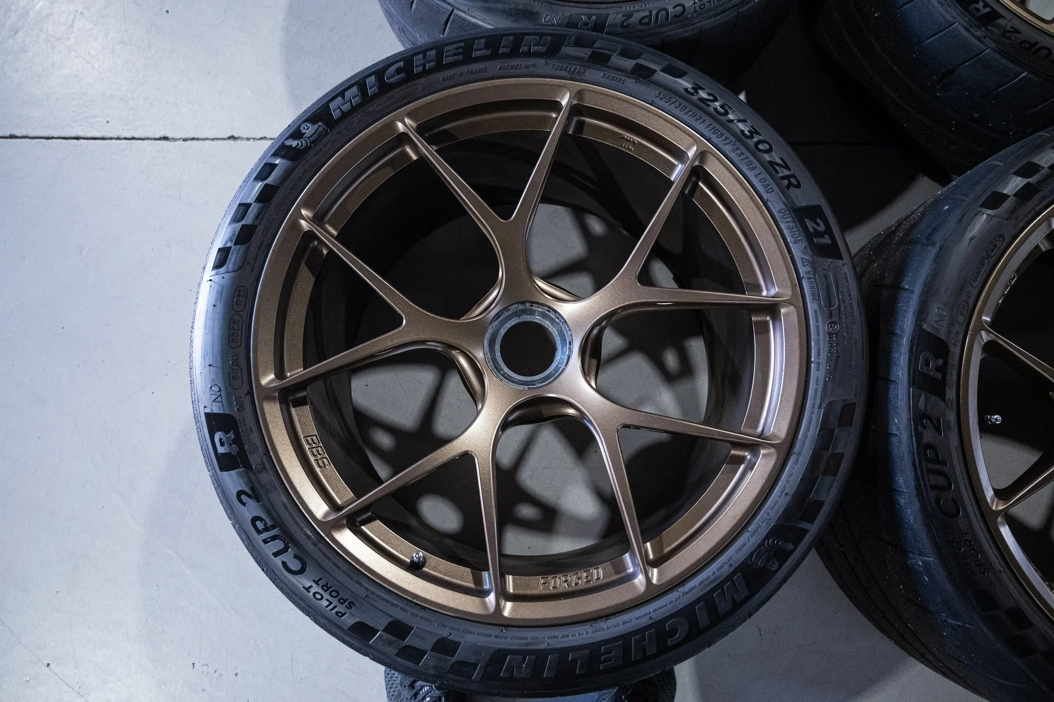 BBS FI-R F: FI142 20x9.5 +50 R: FI143 21x12.5 +48 1x130 - Used - Image 8