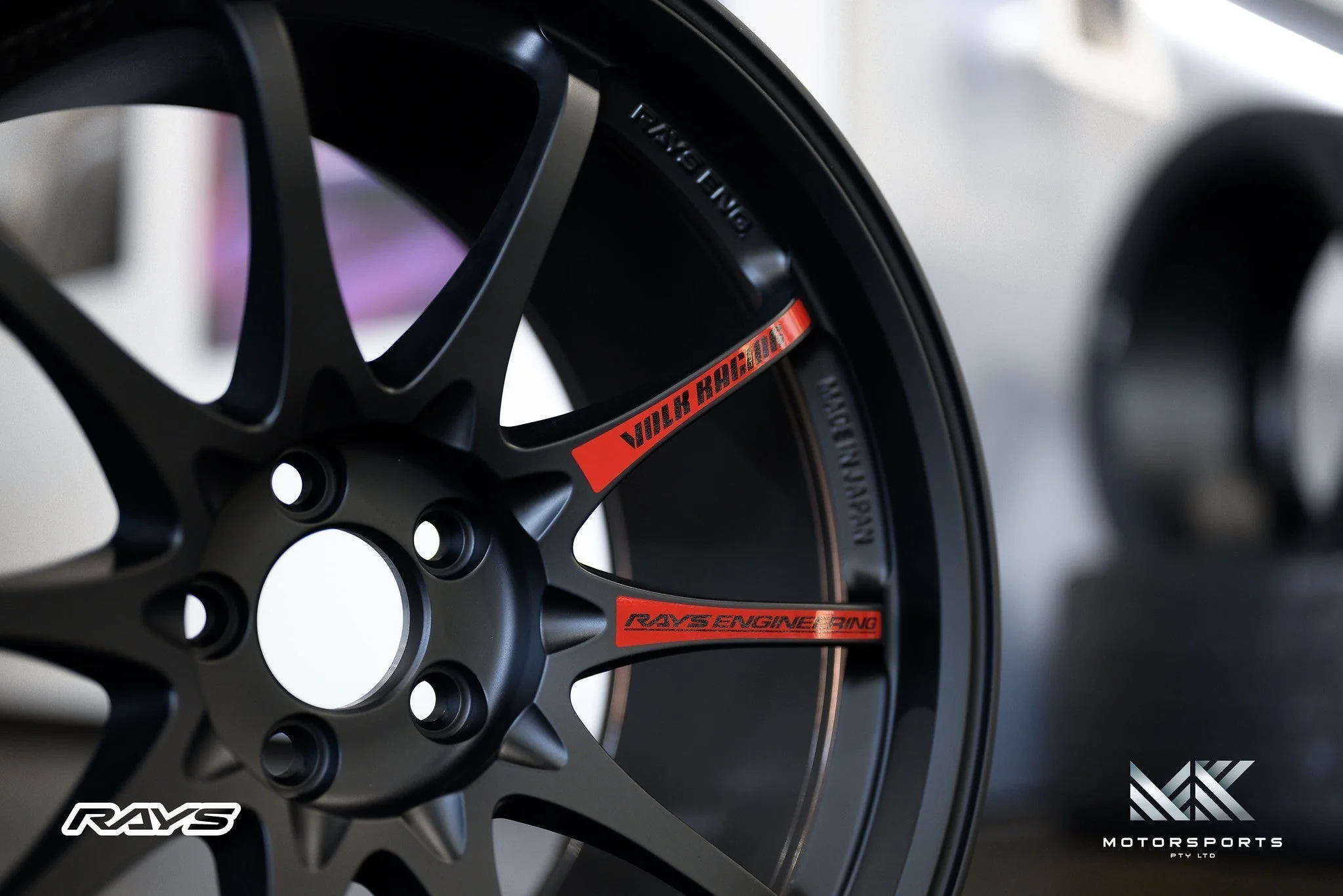Volk Racing CE28SL 18" - Image 7